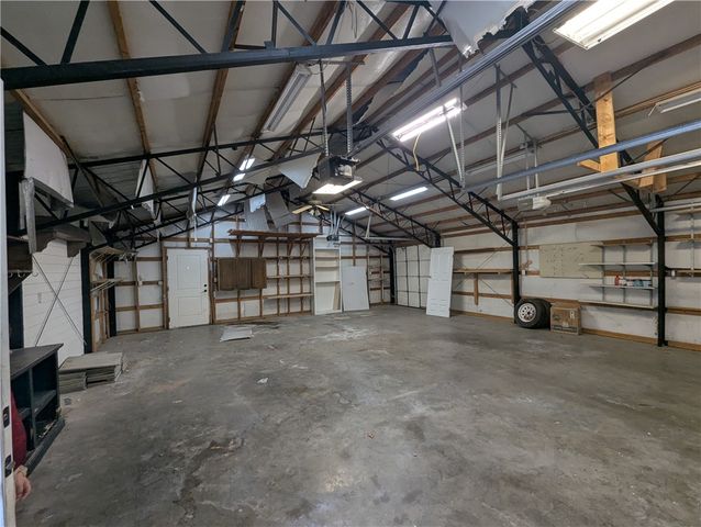 320 Country Club Road, Siloam Springs, AR 72761