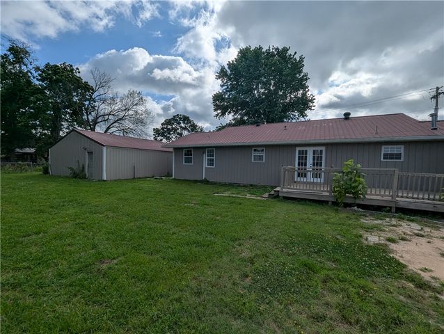 320 Country Club Road, Siloam Springs, AR 72761