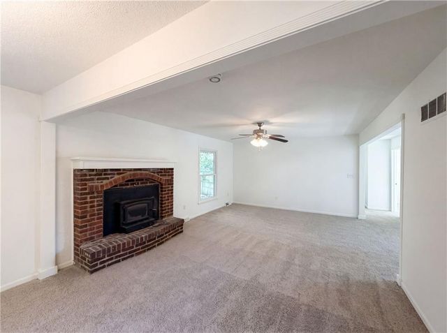 205 Ist Street Terrace, Blue Springs, MO 64014