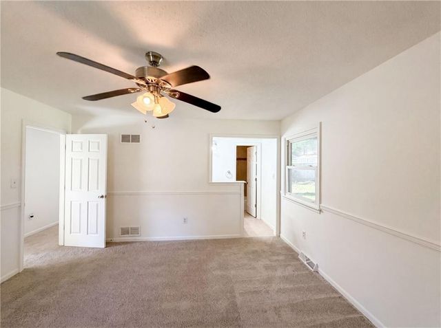 205 Ist Street Terrace, Blue Springs, MO 64014