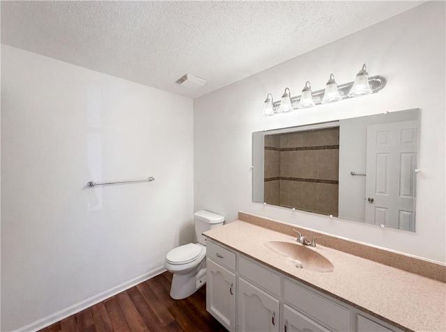 205 Ist Street Terrace, Blue Springs, MO 64014