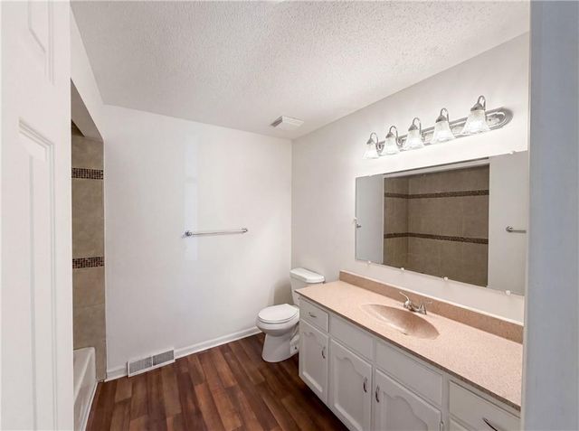 205 Ist Street Terrace, Blue Springs, MO 64014