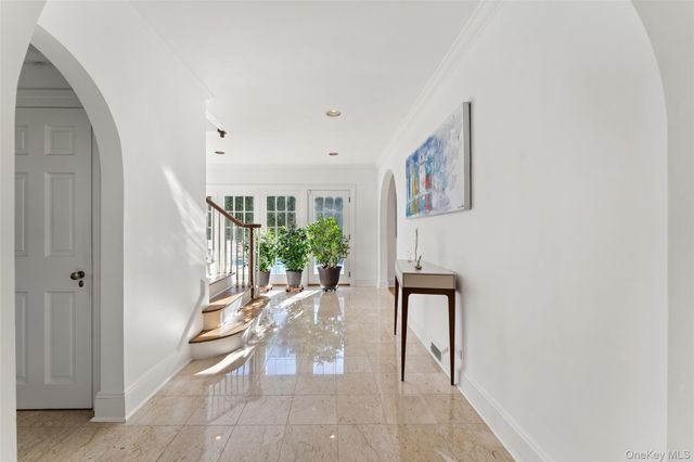 45 Griffen Avenue, Scarsdale, NY 10583