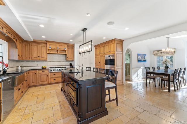 45 Griffen Avenue, Scarsdale, NY 10583