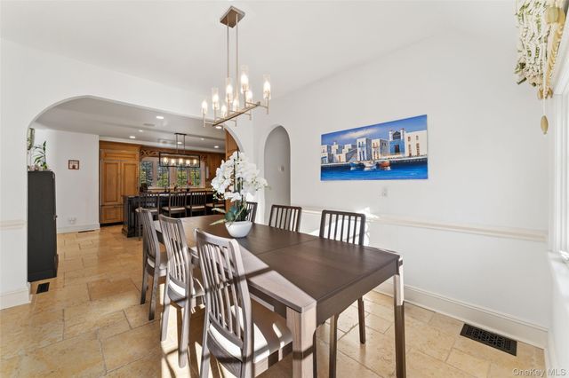 45 Griffen Avenue, Scarsdale, NY 10583