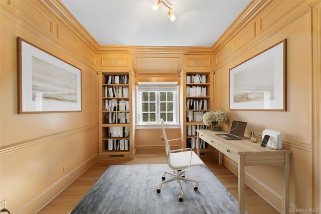 45 Griffen Avenue, Scarsdale, NY 10583