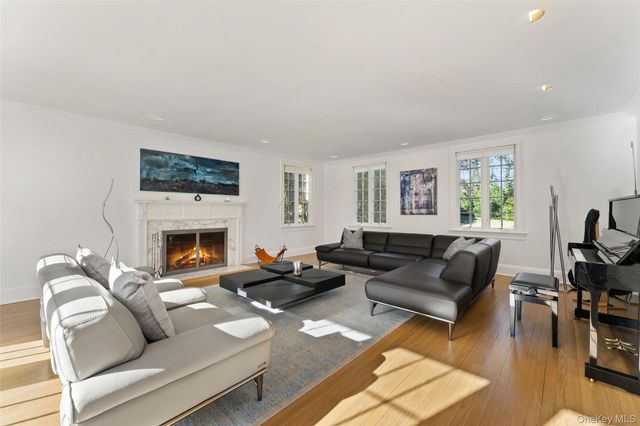 45 Griffen Avenue, Scarsdale, NY 10583