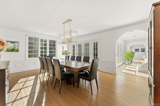 45 Griffen Avenue, Scarsdale, NY 10583