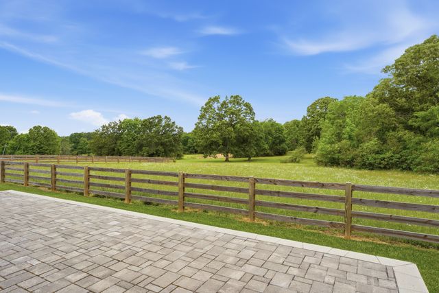 7216 Sweetbriar Ln, Fairview, TN 37062