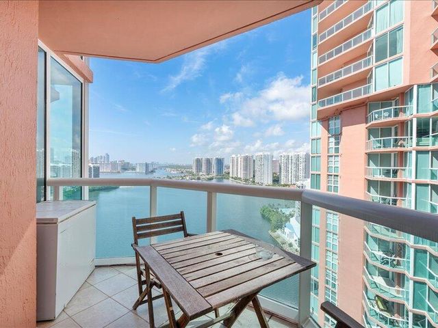 3370 SW Hidden Bay Drive 2409, Aventura, FL 33180