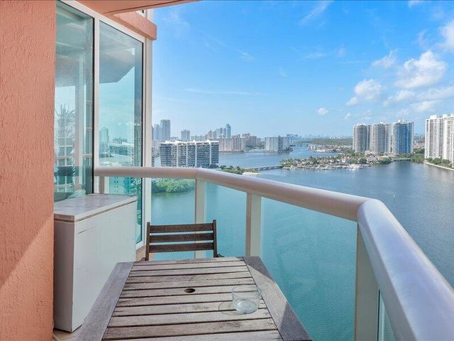 3370 SW Hidden Bay Drive 2409, Aventura, FL 33180
