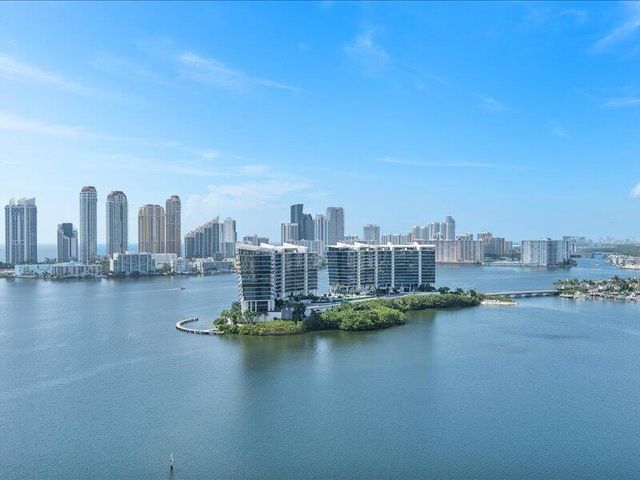 3370 SW Hidden Bay Drive 2409, Aventura, FL 33180