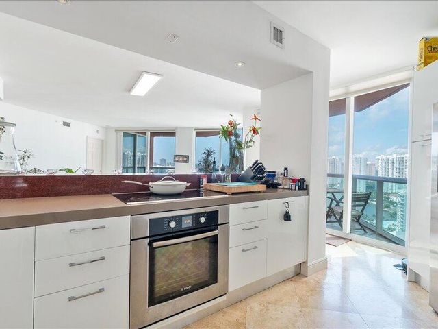 3370 SW Hidden Bay Drive 2409, Aventura, FL 33180