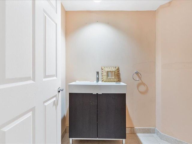 3370 SW Hidden Bay Drive 2409, Aventura, FL 33180
