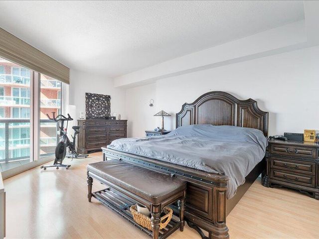 3370 SW Hidden Bay Drive 2409, Aventura, FL 33180