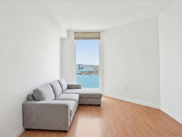 3370 SW Hidden Bay Drive 2409, Aventura, FL 33180