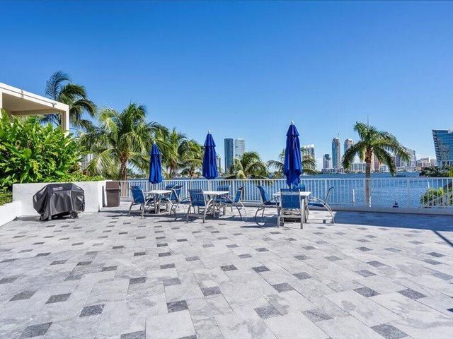 3370 SW Hidden Bay Drive 2409, Aventura, FL 33180