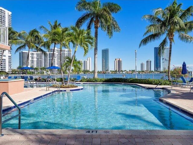 3370 SW Hidden Bay Drive 2409, Aventura, FL 33180
