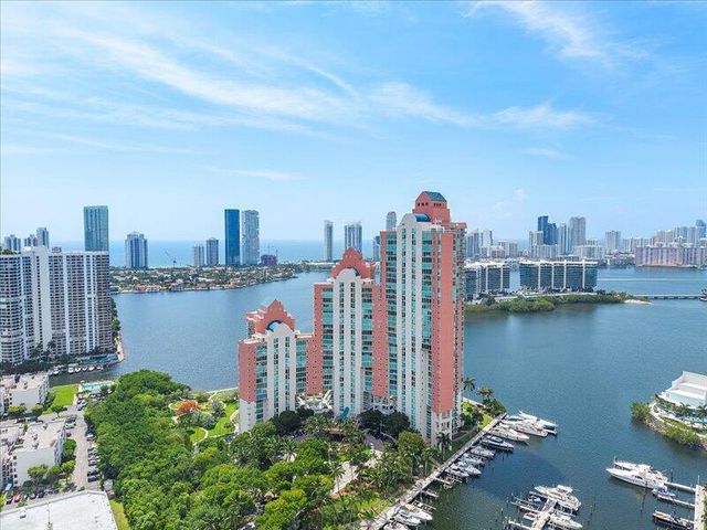 3370 SW Hidden Bay Drive 2409, Aventura, FL 33180