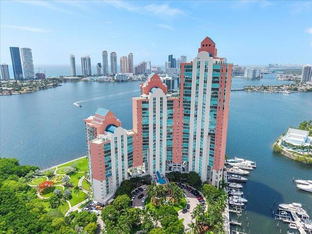 3370 SW Hidden Bay Drive 2409, Aventura, FL 33180