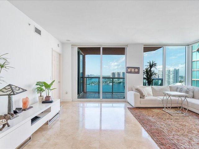 3370 SW Hidden Bay Drive 2409, Aventura, FL 33180