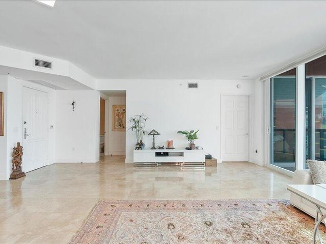 3370 SW Hidden Bay Drive 2409, Aventura, FL 33180