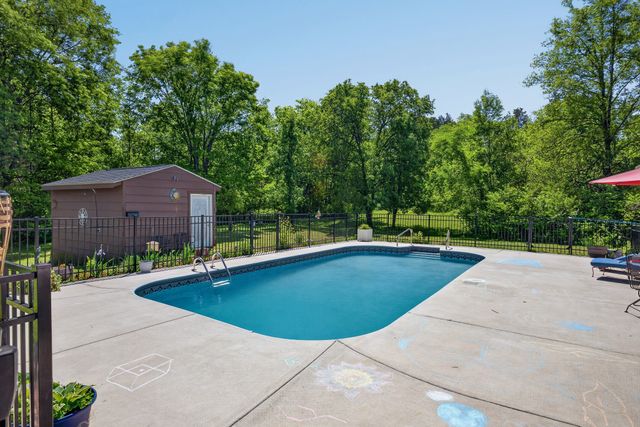 833 Leeville Rd, Lebanon, TN 37090