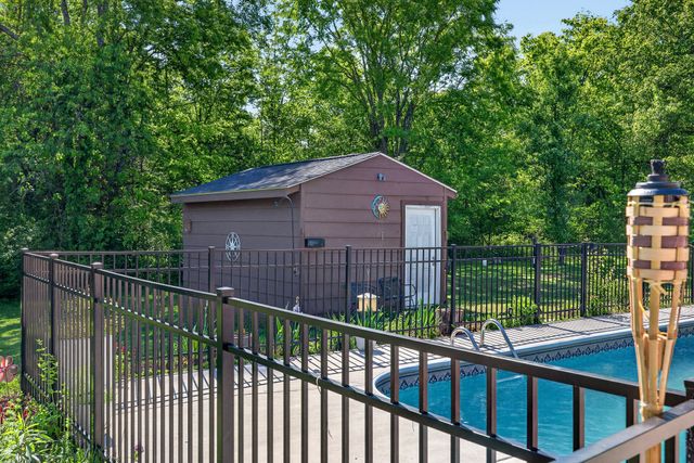 833 Leeville Rd, Lebanon, TN 37090