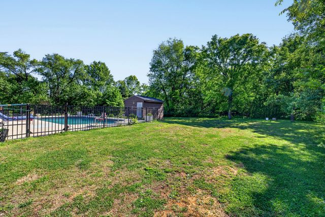 833 Leeville Rd, Lebanon, TN 37090