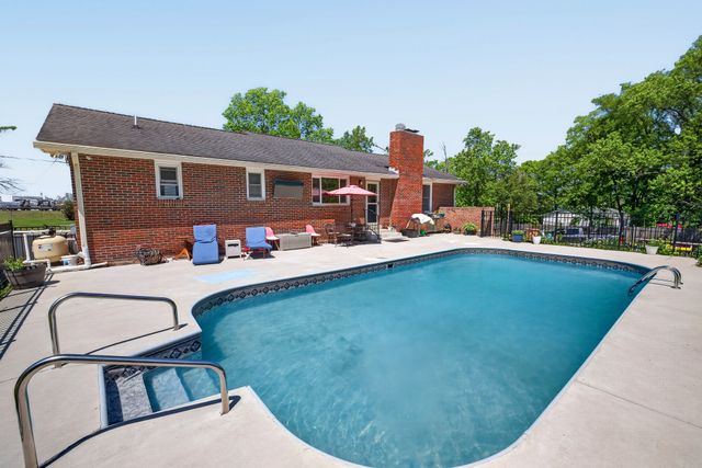 833 Leeville Rd, Lebanon, TN 37090