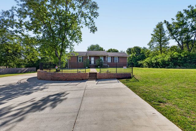 833 Leeville Rd, Lebanon, TN 37090