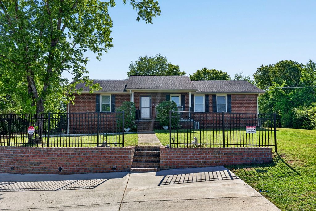 833 Leeville Rd, Lebanon, TN 37090