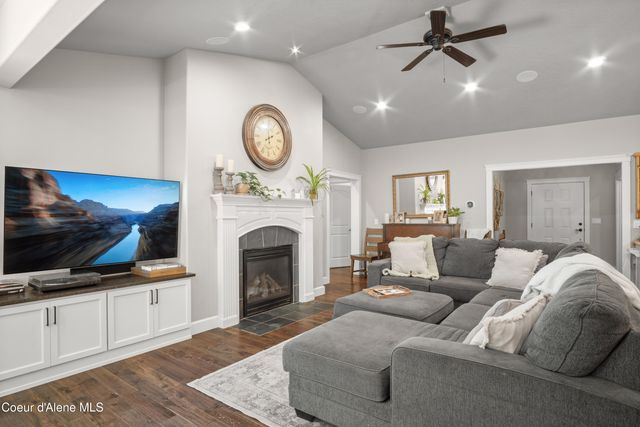 3110 E Lake Forest DR, Hayden Lake, ID 83835