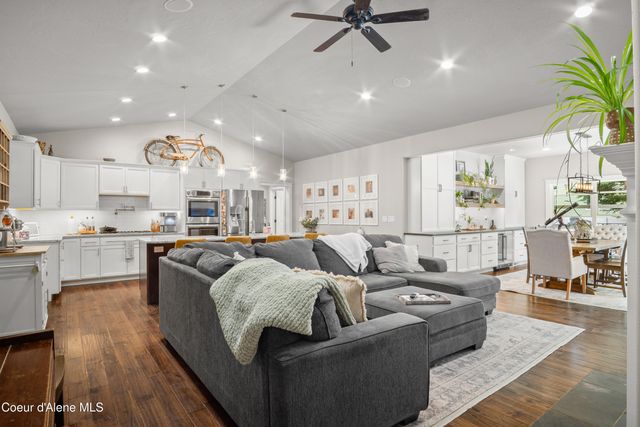 3110 E Lake Forest DR, Hayden Lake, ID 83835