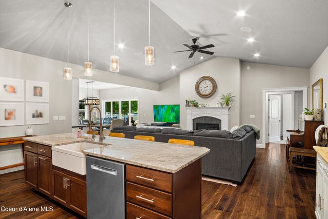 3110 E Lake Forest DR, Hayden Lake, ID 83835