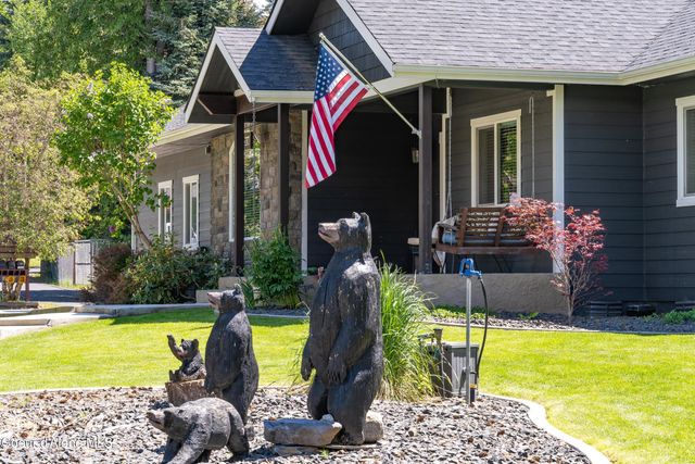 3110 E Lake Forest DR, Hayden Lake, ID 83835