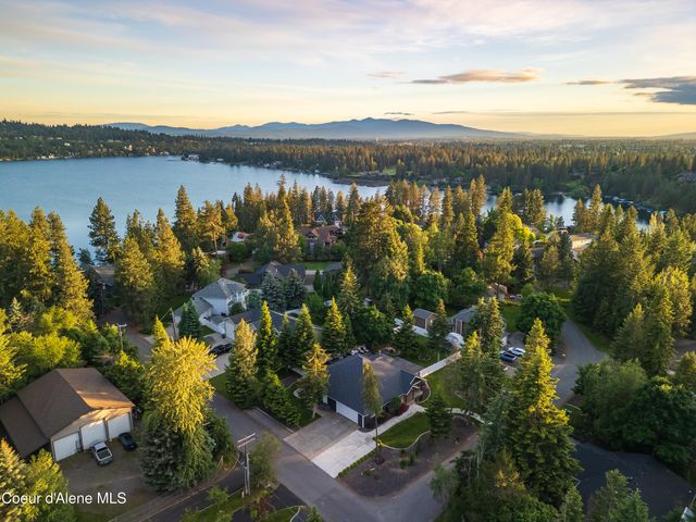 3110 E Lake Forest DR, Hayden Lake, ID 83835
