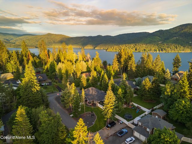 3110 E Lake Forest DR, Hayden Lake, ID 83835