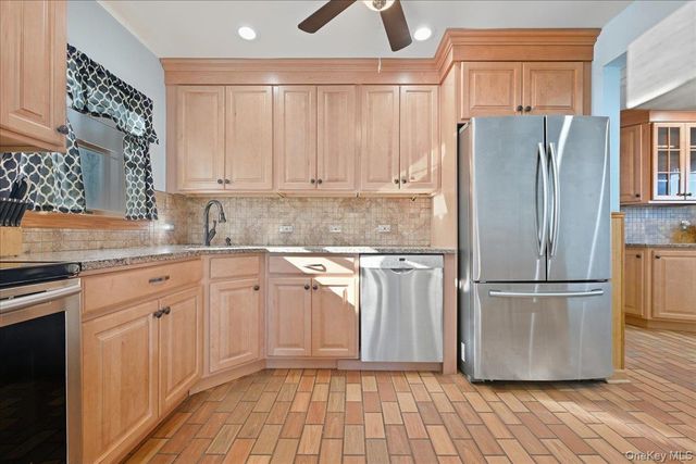 20 Wendy Lane, Brentwood, NY 11717