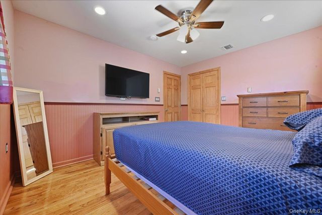 20 Wendy Lane, Brentwood, NY 11717