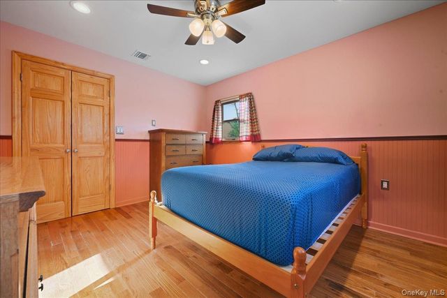 20 Wendy Lane, Brentwood, NY 11717