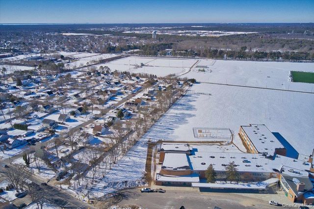 20 Wendy Lane, Brentwood, NY 11717