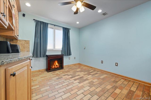 20 Wendy Lane, Brentwood, NY 11717