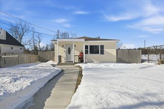 20 Wendy Lane, Brentwood, NY 11717