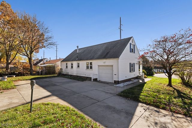 735 30th Street NW, Canton, OH 44709