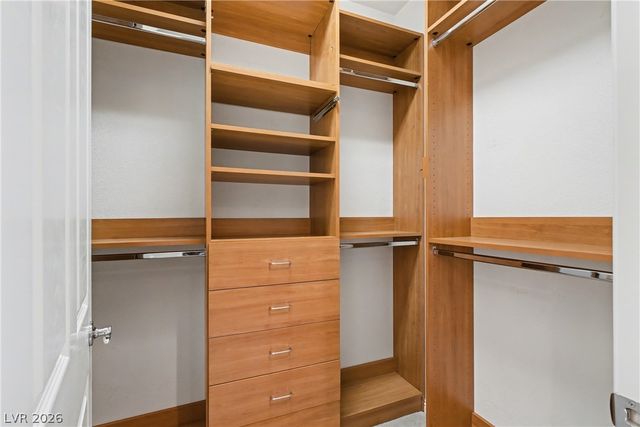 4550 Riva De Romanza Street, Las Vegas, NV 89135