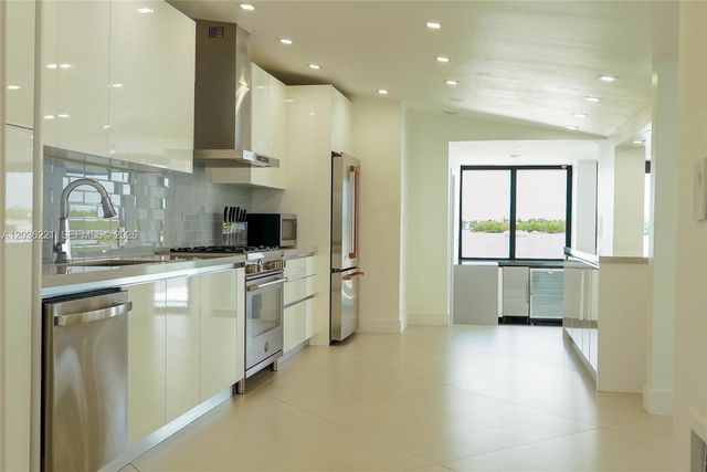 7720 Miami View Dr, North Bay Village, FL 33141