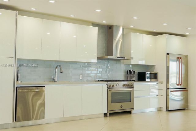 7720 Miami View Dr, North Bay Village, FL 33141