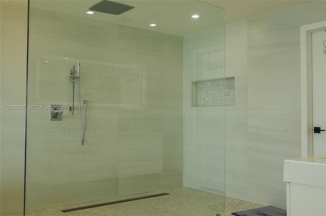 7720 Miami View Dr, North Bay Village, FL 33141
