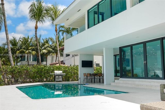 7720 Miami View Dr, North Bay Village, FL 33141